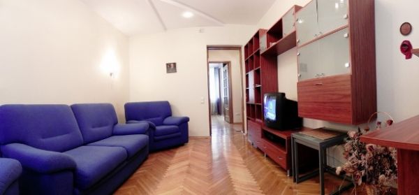 Plowad Yakuba Kolasa subway station, 2-two-bedroom apartment for rent in Minsk, Nezavisimosci avenue,  house number 48a